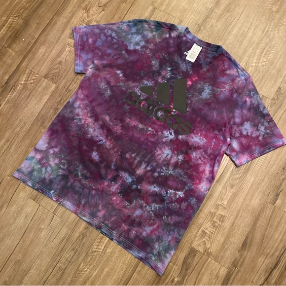 😈NEW😈 CUSTOM ADIDAS TIE DYE MEN’S TEE - Picture 1 of 8